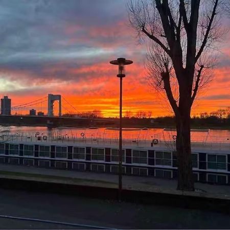 Zimmer In Koeln Ngoại thất bức ảnh
