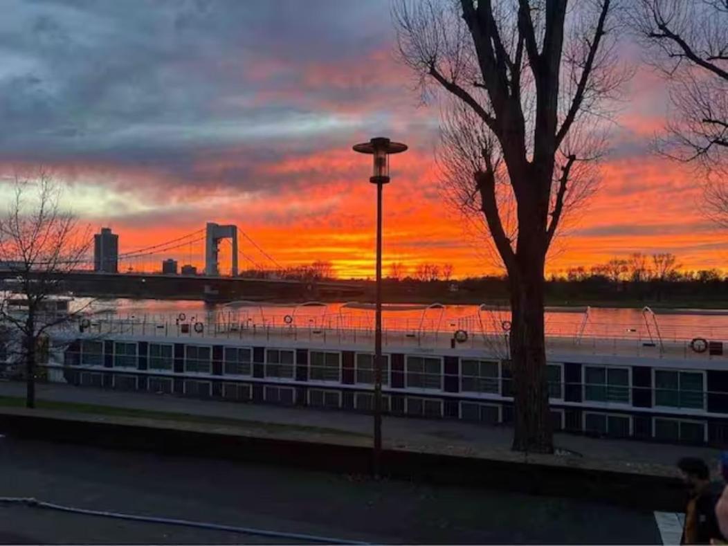 Zimmer In Koeln Ngoại thất bức ảnh
